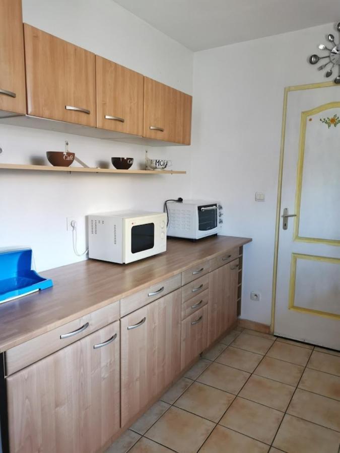Belle villa de 90m2 au calme avec jardin et parking à 10 mn de la mer en voiture Fos-sur-Mer Esterno foto