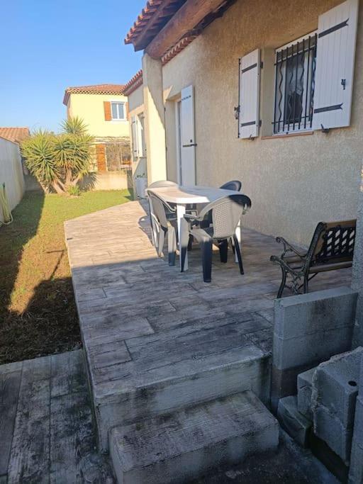Belle villa de 90m2 au calme avec jardin et parking à 10 mn de la mer en voiture Fos-sur-Mer Esterno foto