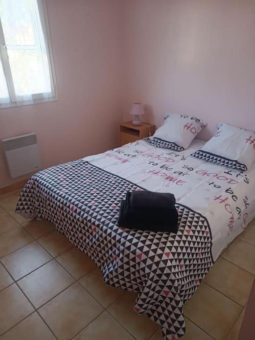 Belle villa de 90m2 au calme avec jardin et parking à 10 mn de la mer en voiture Fos-sur-Mer Esterno foto