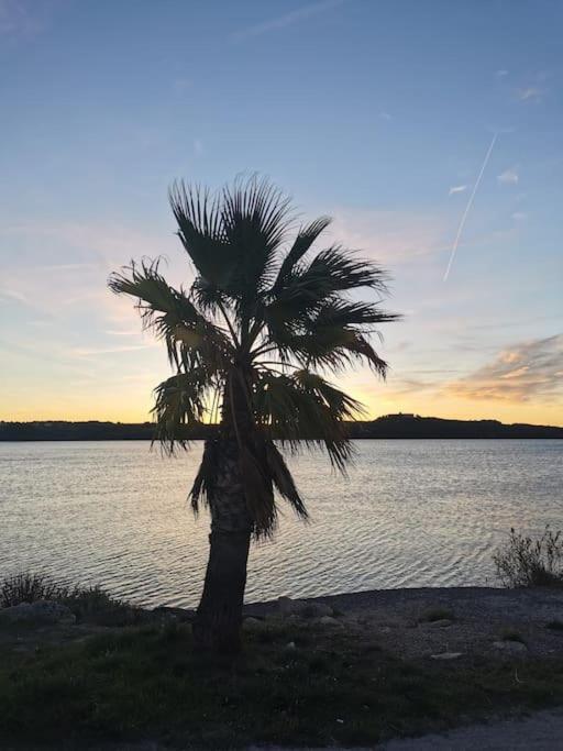 Belle villa de 90m2 au calme avec jardin et parking à 10 mn de la mer en voiture Fos-sur-Mer Esterno foto