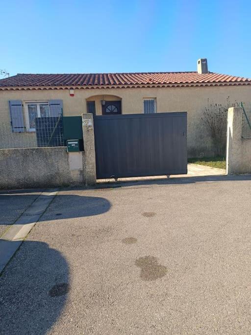 Belle villa de 90m2 au calme avec jardin et parking à 10 mn de la mer en voiture Fos-sur-Mer Esterno foto